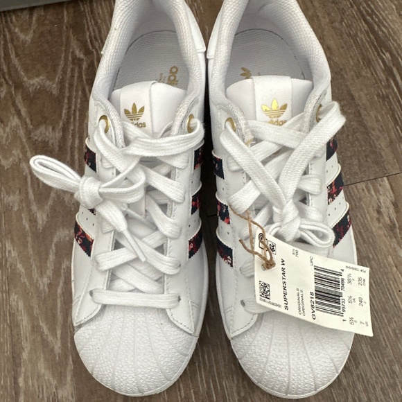 adidas Shoes - Adidas superstars size 7 women’s